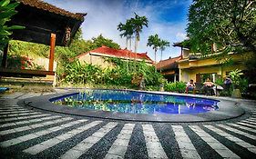 Paradiso Beach Inn